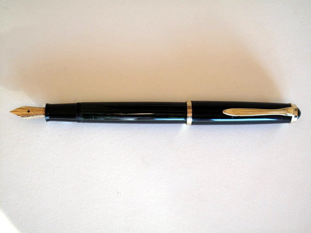 Pelikan 400NN Merz & Krell negra rayada